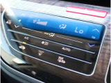 オートエアコンのお車ですので室内の温度をスムーズに調整してくれます♪