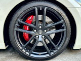 MCストラダ-レリアバンパ-/Aftermarketセンタ-2本出マフラ-/Aftermarket Dampers/カ-ボンサイドミラ-/カ-ボンドアハンドル/カ-ボンサイドスカ-ト/カ-ボントランクスポイラ-/カ-ボンステアリング/Aftermarketナビ(純正トランク移設)