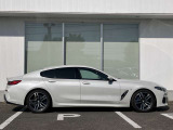 オリジナル・サービスもついたBMW自動車保険も取り扱っております。BMW自動車保険にご加入いただくと、万一のトラブルを24時間365日サポートするエマージェンシー・サービスの〈プレミアム〉をご利用いただけます。