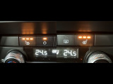 【シートヒーター】 シートには3段階のシートヒーターを内蔵。冬も暖か!ポッカポカです!