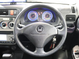 握りやすく、回しやすいステアリングは長時間の運転でも疲れを感じさせません!