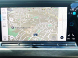 スマートフォン用アプリ[Apple CarPlay][Android Auto]対応の純正ナビ Discover Pro を装備、ラジオ、地デジTV、Bluetoothハンズフリー通話にも対応。