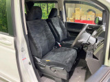 運転席シート廻りは使用感も少なく、良好な状態となっています。丁寧に使われていたことがよくわかりますね。
