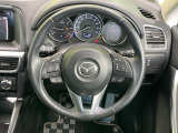 【純正革巻きステアリング】上質な革を使用することで、手にしっかり馴染みとても運転しやすいハンドルです♪