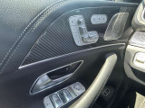 3名までのシートポジションを記憶できるパワーシート!高速道路などでの、運転交代時などに便利な機能です。
