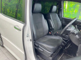 運転席シート廻りは使用感も少なく、良好な状態となっています。丁寧に使われていたことがよくわかりますね。