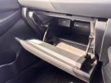 収納スペースもしっかりとあるので、車内を綺麗に保つことができます!