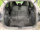 普段のお買い物や通勤、送迎等に十分な荷室スペースを確保しております。セカンドシートを倒すと、大きな荷物の積載も可能です♪