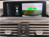 スタイリッシュに研ぎ澄まされたリアビュー。LEDライトがより引き締まったスタイルを実現。急ブレーキ時にはハザードランプ自動点灯し後続車への注意を促します。