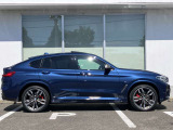 オリジナル・サービスもついたBMW自動車保険も取り扱っております。BMW自動車保険にご加入いただくと、万一のトラブルを24時間365日サポートするエマージェンシー・サービスの〈プレミアム〉をご利用いただけます。