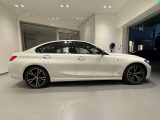 BMWでは重量配分にもこだわりがあり、FRモデルでは50:50とFFモデルでも60:40と前後の重量バランスにこだわり、軽快なハンドリングを実現しております。