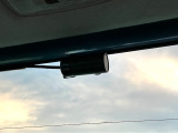 【リアドライブレコーダー】後方からのあおり運転や、万が一の事故にあった場合でも、ドライブレコーダーがその瞬間の映像を記録しています!事故だけでなく、楽しいお出かけの風景なども録画してくれています。