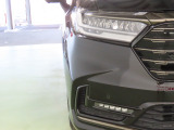 LEDヘッドライトは、点灯の瞬間から光量を発揮し、突然暗くなるトンネルなどでの安定感を高めます。