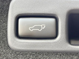 【パワーバックドア】スマートキーや運転席のボタンを押すだけでリアゲートが自動で開閉します!荷物を持っている時や、高い位置にあるバックドアを閉める際に便利な機能です♪