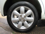 タイヤサイズは155/65R14 純正アルミ装着♪2023年製ダンロップタイヤ残り溝は6分山ていどございます。