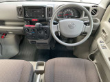 運転席周りの装備がご覧いただけます。展示場では実際にシートに座って確認していただけます。