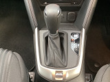 アクセルペダルを踏み込む量や速さに応じて変速パターンをし、人馬一体の運転感覚を発揮してくれる6速オートマ!
