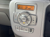【オートエアコン】一度お好みの温度に設定すれば、車内の温度を検知し風量や温度を自動で調整。暑い…寒い…と何度もスイッチ操作をする必要はありません。快適な車内空間には必須の機能ですね♪