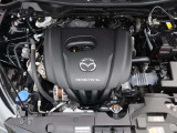 「SKYACTIV-G(ガソリン)」は、規格外の高圧縮を実現し、世界のエンジン技術者に驚きを与えました。さらに、それを維持したままノッキングの発生を抑え、熱効率を向上、走りにも寄与したエンジンです。