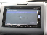 お車選びをお楽しみ頂けるよう、在庫車の展示スペースを十分に確保しております。