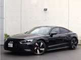 ●Audiが最初に採用したLEDポジショニングランプ。シャープなラインで昼間でも点けていたいと思うほど上品でオシャレです。夜間走行時はさらに目立ちます!