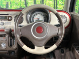 【純正革巻きステアリング】上質な革を使用することで、手にしっかり馴染みとても運転しやすいハンドルです♪