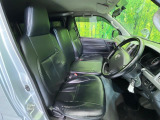 運転席シート廻りは使用感も少なく、良好な状態となっています。丁寧に使われていたことがよくわかりますね。