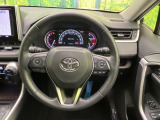 【ステアリングスイッチ】運転中、前方から目線をそらすことなく、オーディオ等の操作が可能な便利機能!安心&快適なドライブを演出してくれます♪