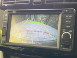 【バックカメラ】駐車時に後方がリアルタイム映像で確認できます。大型商業施設や立体駐車場での駐車時や、夜間のバック時に大活躍!運転スキルに関わらず、今や必須となった装備のひとつです!