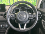 【純正革巻きステアリング】上質な革を使用することで、手にしっかり馴染みとても運転しやすいハンドルです♪