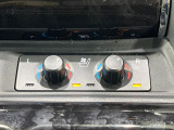 【シートベンチレーション】夏場は涼しい風でお尻や背中の熱やムレを防ぎ、冬はエアコンよりも早く温まってポカポカに!季節を問わず快適に過ごせます。