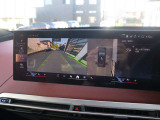 リヤ・ビュー・カメラ(予想進路表示機能付):車両後方の障害物や歩行者をコントロール・ディスプレイに表示。予想進路表示機能により、目標とする駐車スペースに十分な広さがあるか確認することができます。