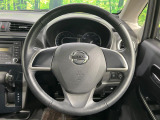 【純正革巻きステアリング】上質な革を使用することで、手にしっかり馴染みとても運転しやすいハンドルです♪