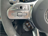 メモリー付きパワーシートが装備されている車両はシートの位置・ドアミラーの角度・ハンドルの位置を3名まで記憶出来ます。