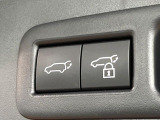 【パワーバックドア】スマートキーや運転席のボタンを押すだけでリアゲートが自動で開閉します!荷物を持っている時や、高い位置にあるバックドアを閉める際に便利な機能です♪