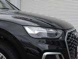 ●Audiが最初に採用したLEDポジショニングランプ。シャープなラインで昼間でも点けていたいと思うほど上品でオシャレです。夜間走行時はさらに目立ちます!