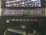 すっきりとまとめられた運転席・助手席まわりになります。