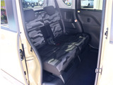 お車選びをお楽しみ頂けるよう、在庫車の展示スペースを十分に確保しております。