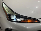【LEDヘッドライト】悪天候や夜間走行時も良好な視界を確保し安心して運転できる高輝度LEDヘッドライトを装備!点灯速度が早く、消費電力も抑えられています。