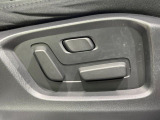 【パワーシート】スイッチ一つで簡単にシートの微調整が可能!電動だから力もいりません!快適なシートポジションにセットして、快適なドライブをお楽しみください。