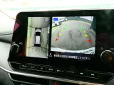 周囲の状況が分かるアラウンドビューモニター搭載。苦手な縦列駐車もこれがあれば安心ですね。