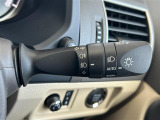【オートライト(AUTO)】外の明るさをシステムが感知して、自動でヘッドライトが点灯します!ヘッドライトをつけ忘れを防ぐ便利機能です。