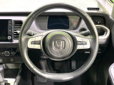 【ステアリングスイッチ】運転中、前方から目線をそらすことなく、オーディオ等の操作が可能な便利機能!安心&快適なドライブを演出してくれます♪