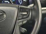 【レーダークルーズコントロール】従来のクルコンの機能に加え、先行車に接近すると、安全な車間距離を保ちながら先行車の車速に合わせ追従するシステム。
