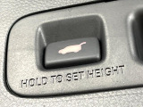 【パワーバックドア】スマートキーや運転席のボタンを押すだけでリアゲートが自動で開閉します!荷物を持っている時や、高い位置にあるバックドアを閉める際に便利な機能です♪