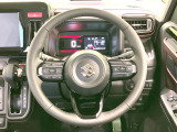 【純正革巻きステアリング】上質な革を使用することで、手にしっかり馴染みとても運転しやすいハンドルです♪