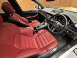 マカン  GTS 4WD 本革シート
