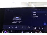 前後ドライブレコーダー搭載。車載カメラの映像を内蔵メモリーに録画。別のカメラを後付けすることなく前後映像を記録できます。録画した映像はディスプレイオーディオの大画面ですぐに再生、確認できます。