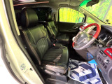 運転席シート廻りは使用感も少なく、良好な状態となっています。丁寧に使われていたことがよくわかりますね。