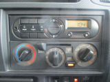 ■純正ラジオレシーバー(AM/FM/AUX)■マニュアルエアコン。